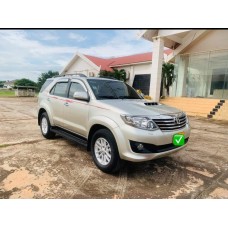 2015 ລົດຂາຍ Toyota Fortuner